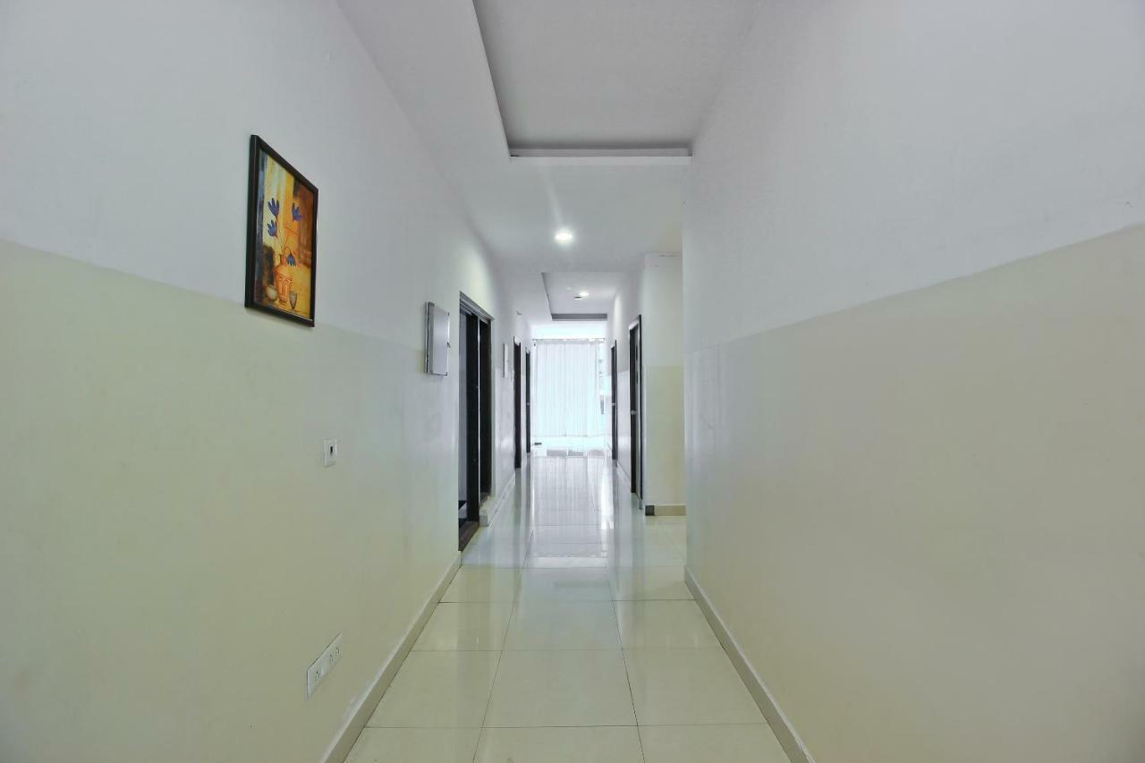 Oyo Flagship 463 Banjara Hills Hotel Hyderabad Bagian luar foto