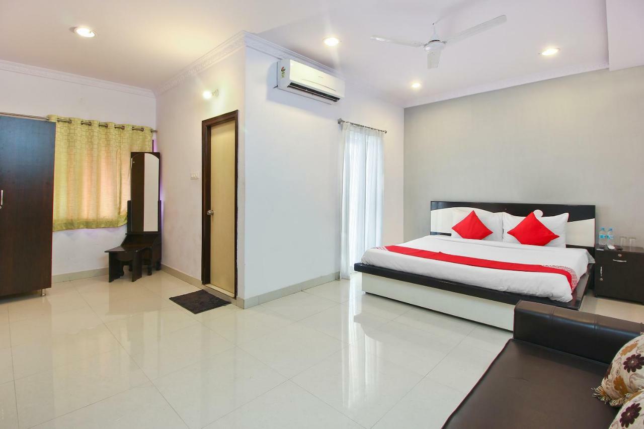 Oyo Flagship 463 Banjara Hills Hotel Hyderabad Bagian luar foto