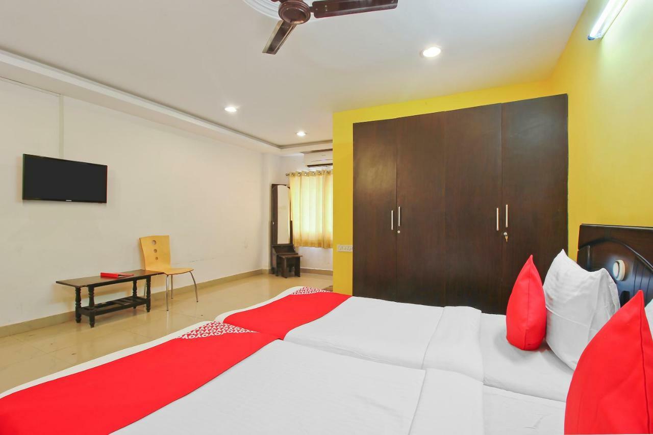 Oyo Flagship 463 Banjara Hills Hotel Hyderabad Bagian luar foto