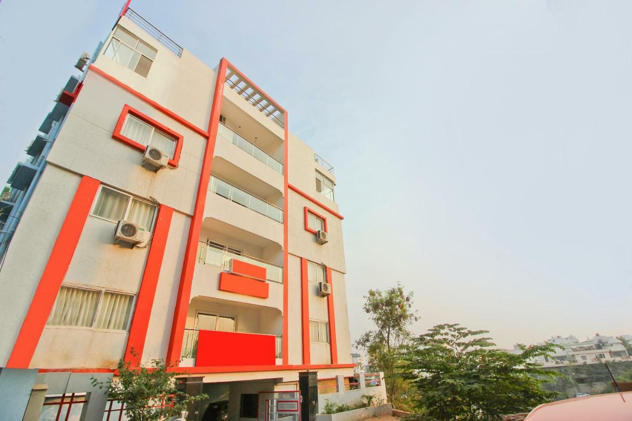 Oyo Flagship 463 Banjara Hills Hotel Hyderabad Bagian luar foto