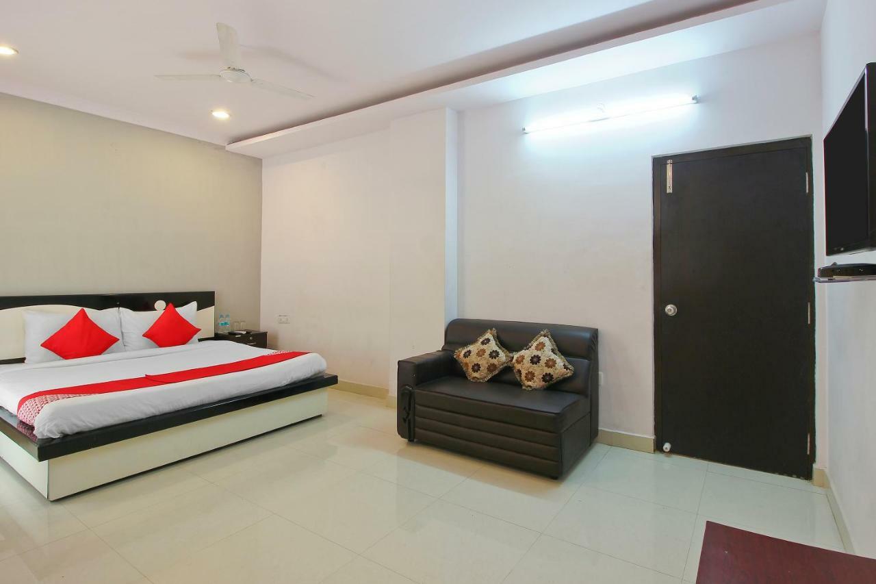 Oyo Flagship 463 Banjara Hills Hotel Hyderabad Bagian luar foto