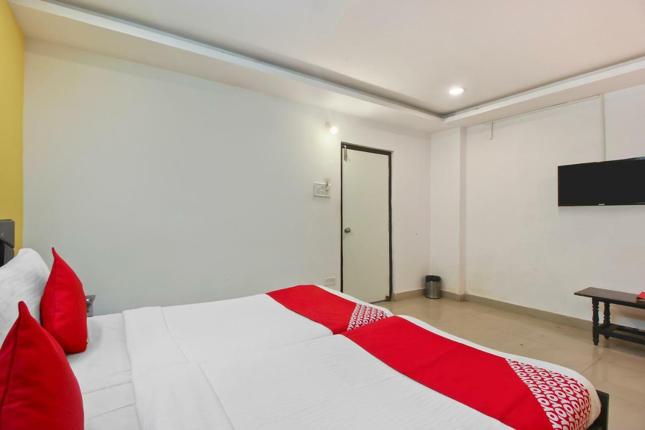 Oyo Flagship 463 Banjara Hills Hotel Hyderabad Bagian luar foto
