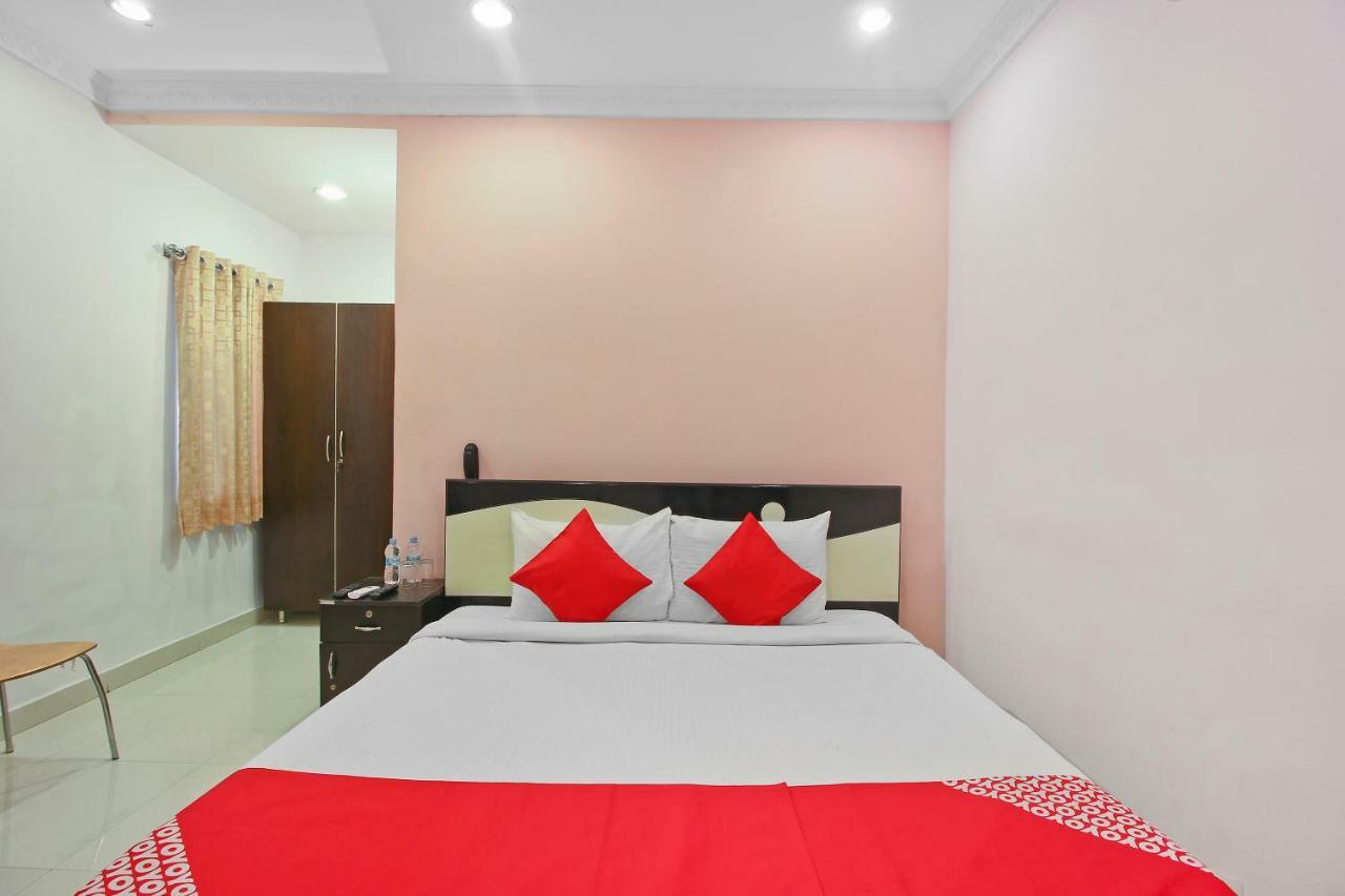 Oyo Flagship 463 Banjara Hills Hotel Hyderabad Bagian luar foto