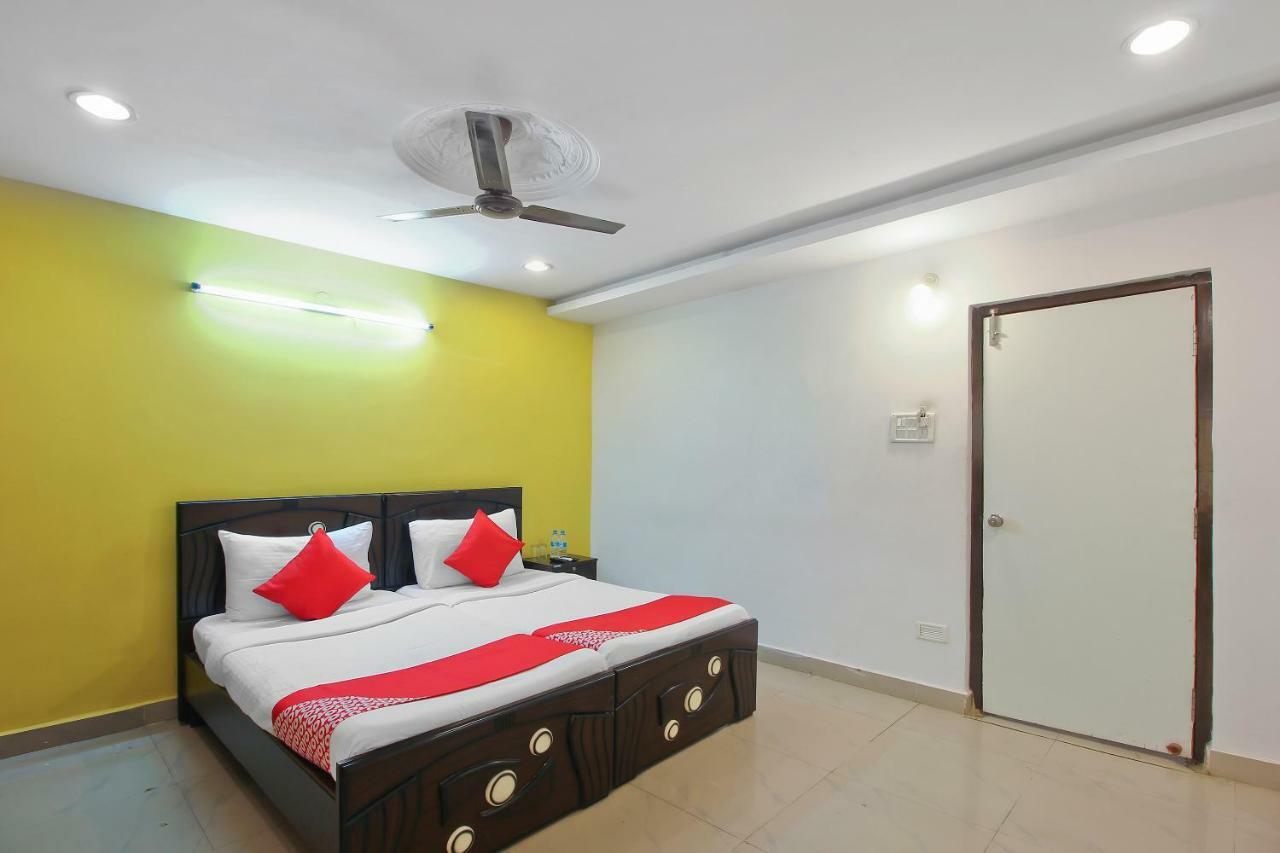 Oyo Flagship 463 Banjara Hills Hotel Hyderabad Bagian luar foto