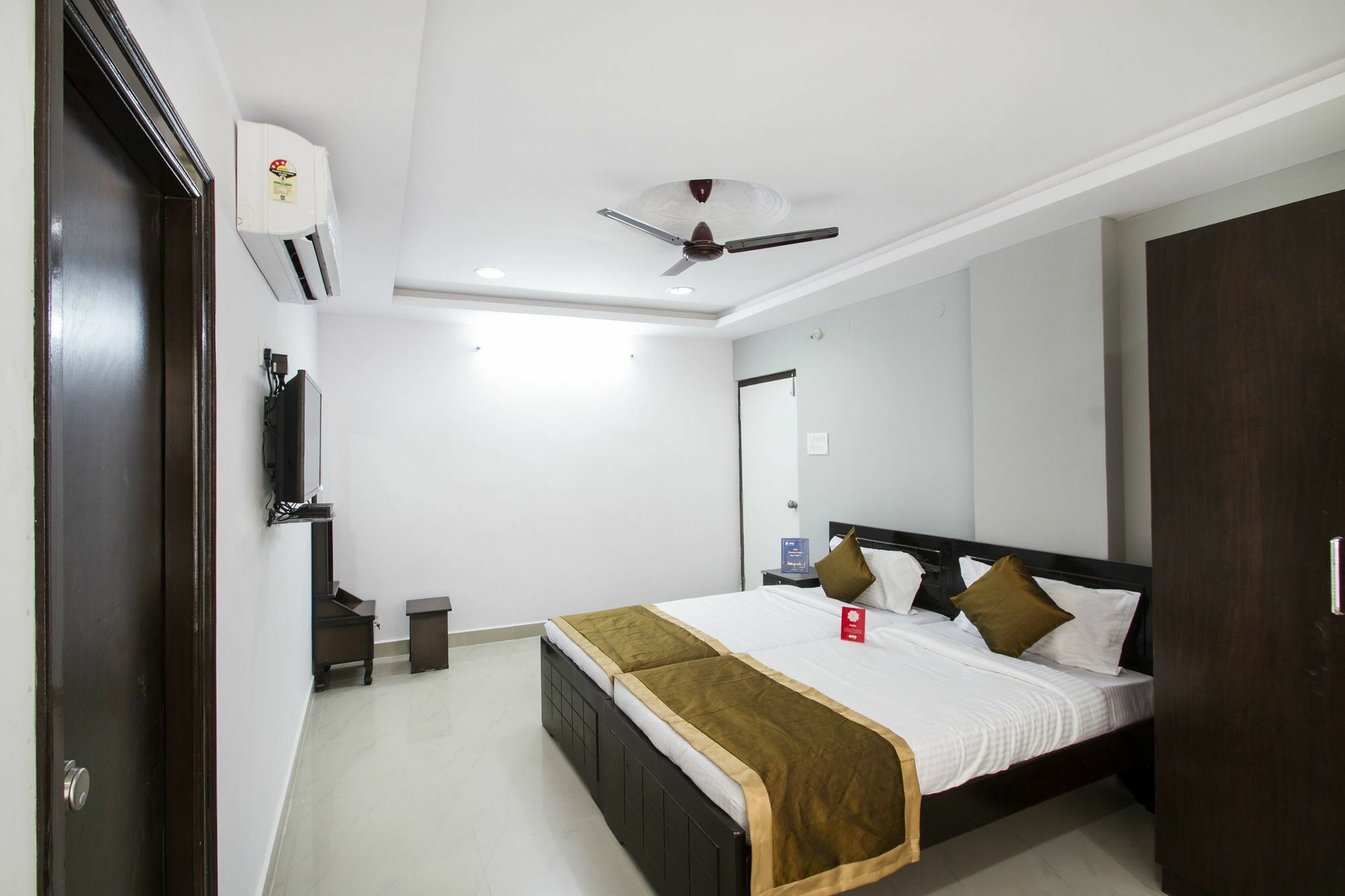Oyo Flagship 463 Banjara Hills Hotel Hyderabad Bagian luar foto